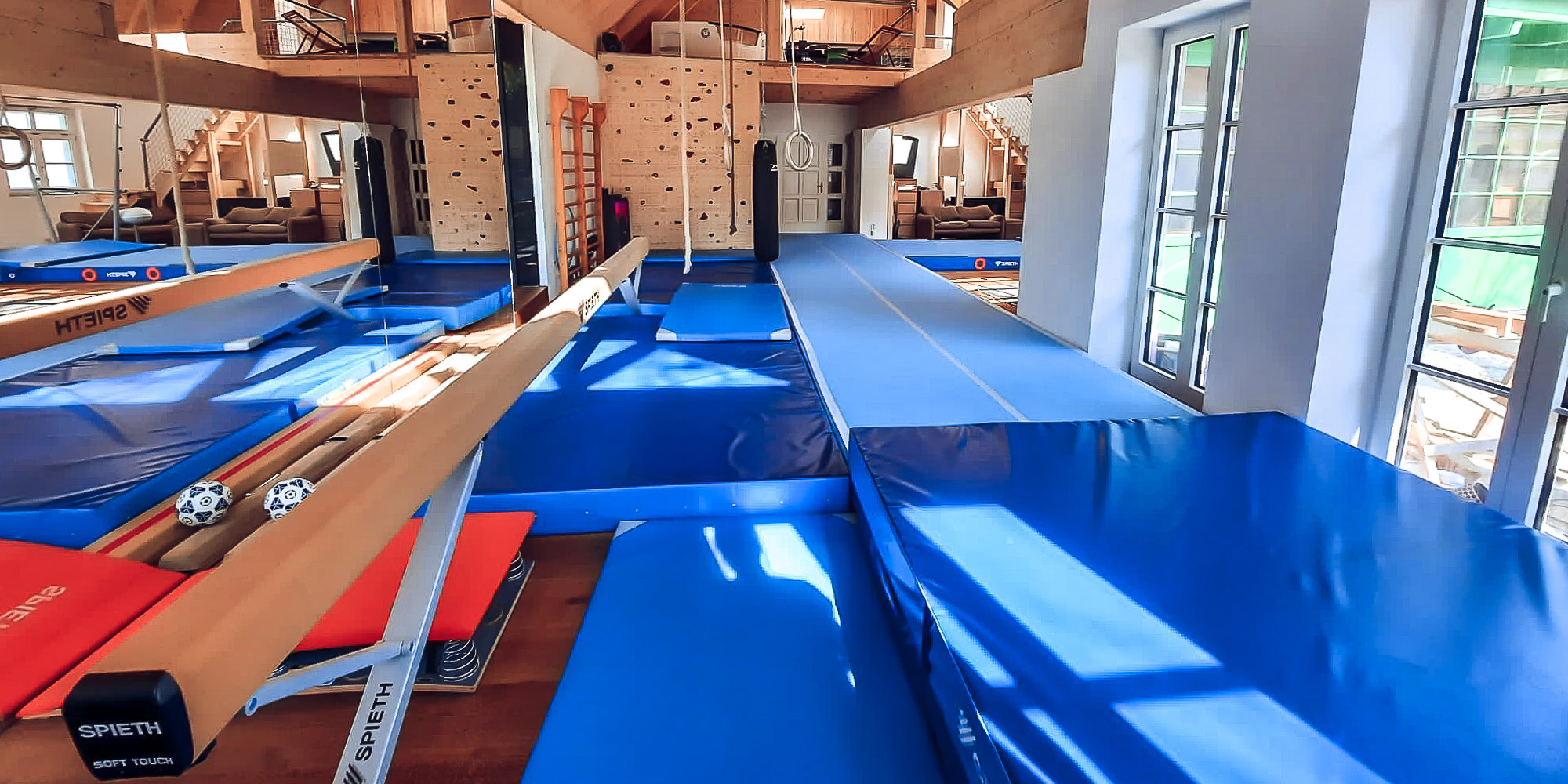 Eine Turnhalle im Wohnzimmer